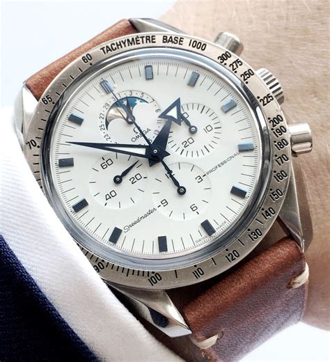 omega speedmaster pro white dial